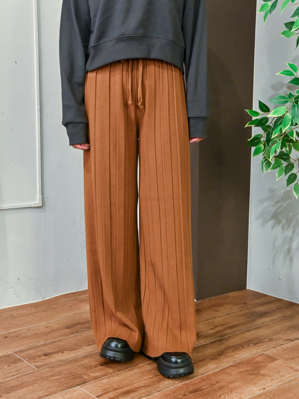 プリーツ見えニット・ワイドパンツ#25831006